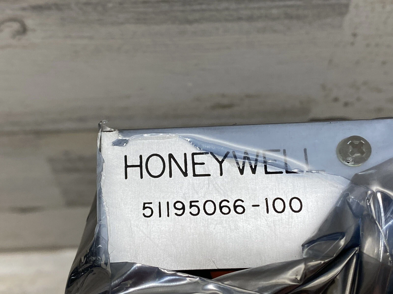 Honeywell 51195066-100 / HF-75632-F  High-performance Sensor