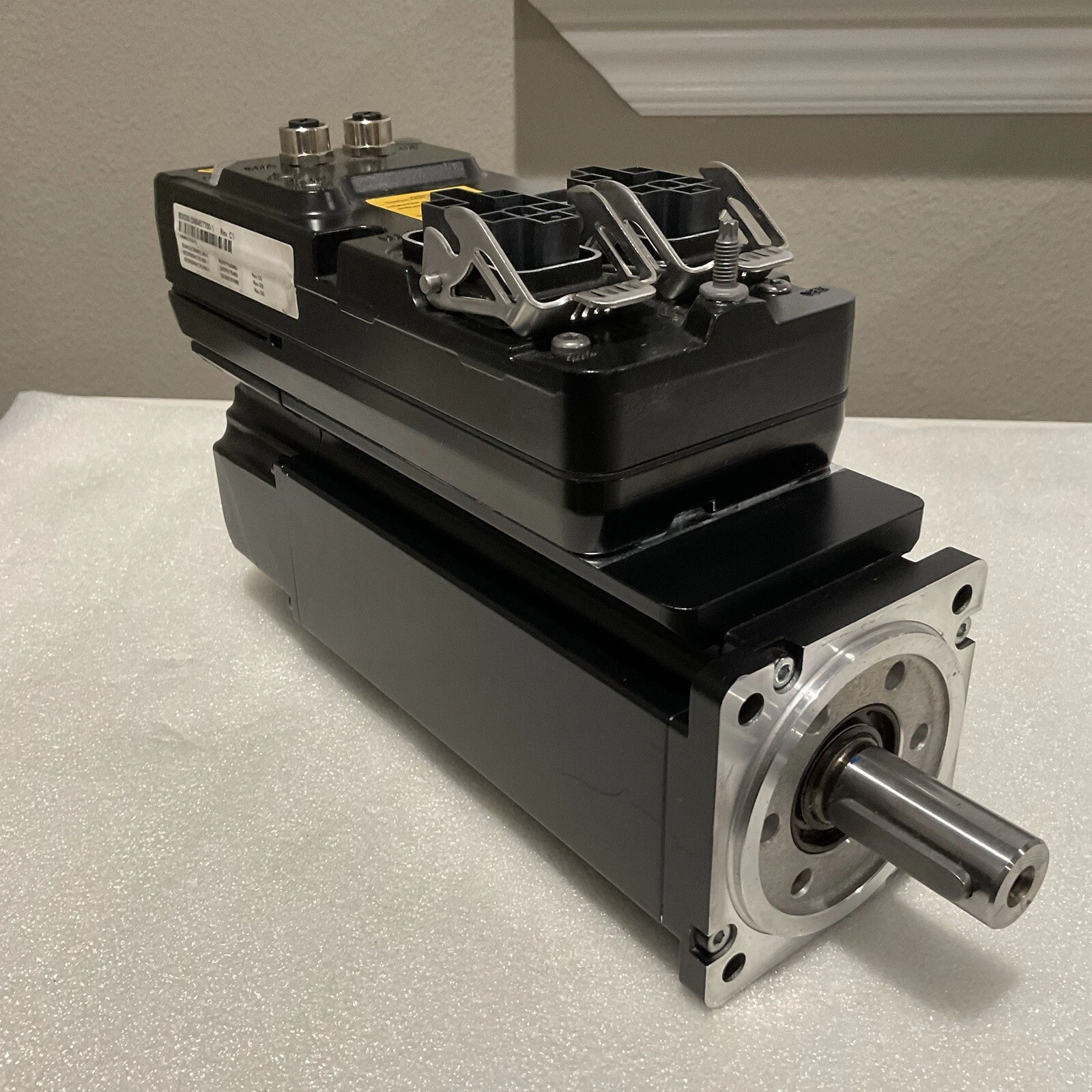 B&R 8LMA33.D9045C000-0 Servo Motor